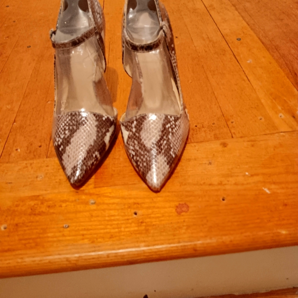 Women's Mary Jane style heels